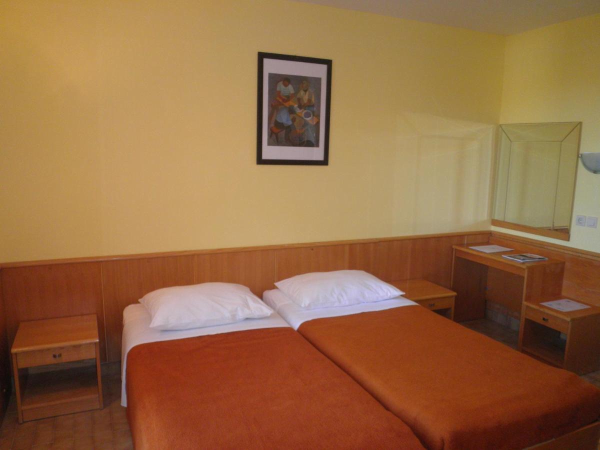 Hotel Zora Pavilions Primosten Luaran gambar