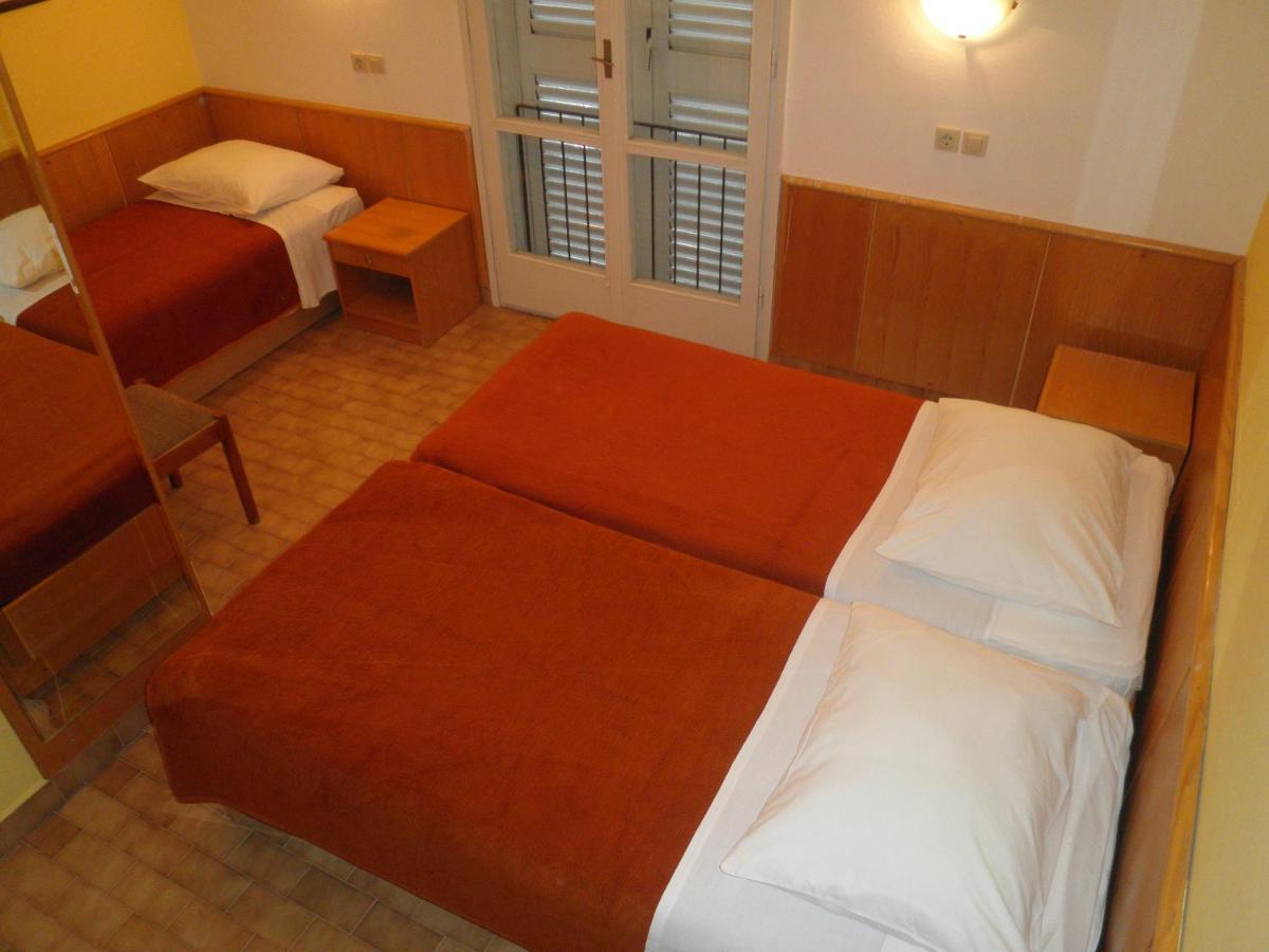 Hotel Zora Pavilions Primosten Luaran gambar