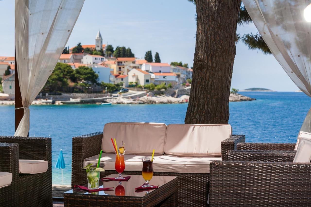 Hotel Zora Pavilions Primosten Luaran gambar